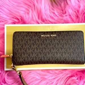 Michael kors Logo Jet Set Travel Continental Wallet
